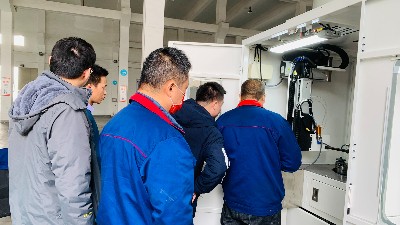 【刷塗設（shè）備驗收】河南橡膠減震製品客戶視（shì）頻（pín）驗收自動（dòng）刷塗機（jī）