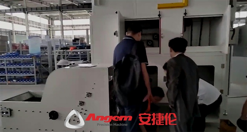 塗膠機