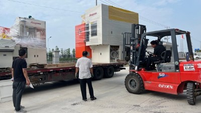 縮徑機、滾膠（jiāo）機、噴膠機（jī）發往河（hé）南汽車橡膠減震客戶