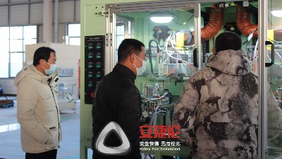 知名汽車減（jiǎn）振橡膠製品企業安徽亞新科來訪驗收內孔自動塗膠機