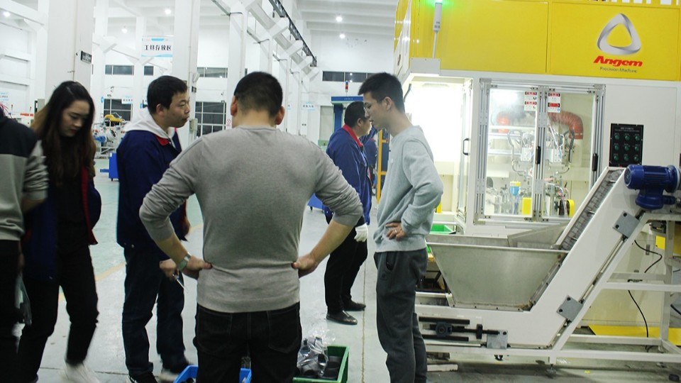自動噴膠機內孔-自動噴膠機