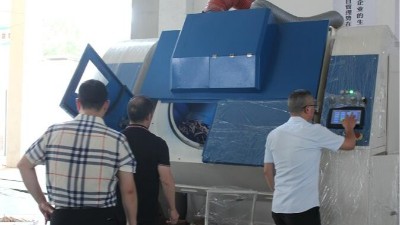 化（huà）妝（zhuāng）杆化妝刷客戶噴（pēn）塗打樣  PX120自動滾噴機