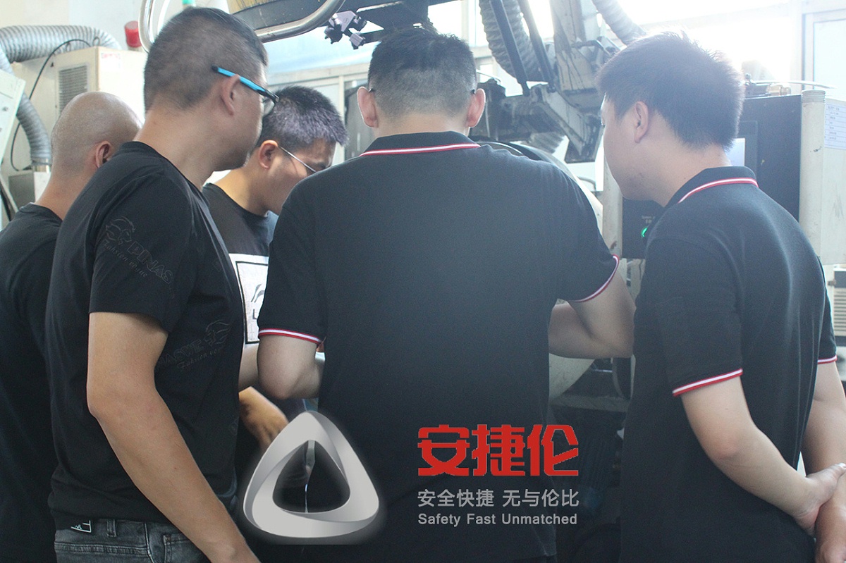 滾噴（pēn）機