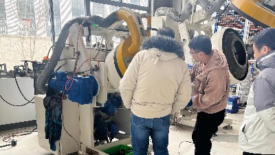 【滾噴機打樣】天津鐵路運輸設備配件客戶到訪（fǎng）--自（zì）動滾噴機打樣