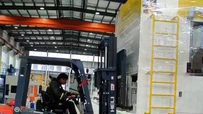 再一（yī）台自動噴膠機PZ40發（fā）貨浙江汽車零部件客戶