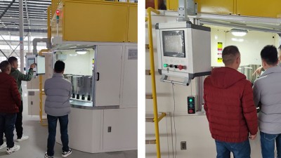 浙江汽車零部件塑料橡膠製品客戶驗收自動（dòng）噴膠（jiāo）機PZ28
