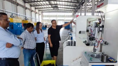 襯（chèn）套全（quán）自動縮徑機YS63 迎印度橡膠減震客戶現場驗收