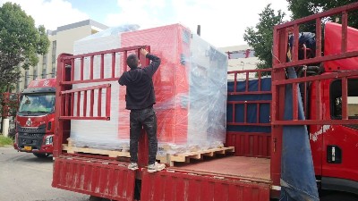 自動刷塗機發（fā）貨（huò）-羞羞视频在线观看（lún）新產品刷塗機發（fā）貨河南汽車零部件客戶