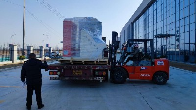 【開年設備首發】自動滾膠（jiāo）機（jī）發貨四（sì）川汽車（chē）零部件（jiàn）橡塑製品客戶
